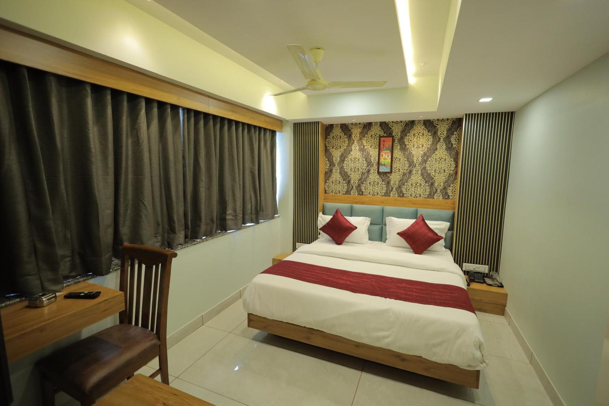 Hotel Rk Fortune Ахмедабад Экстерьер фото