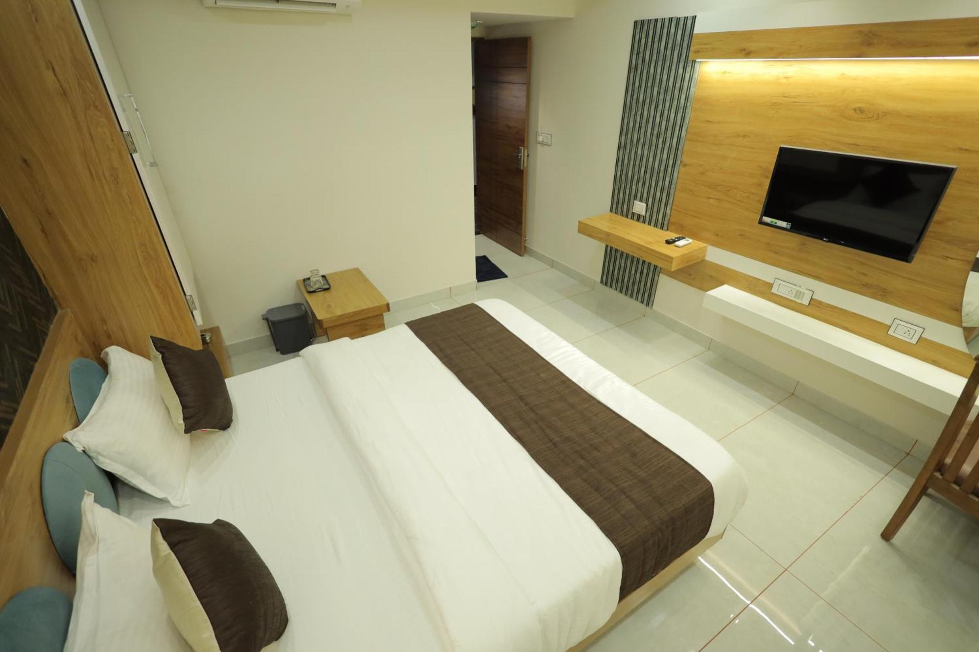 Hotel Rk Fortune Ахмедабад Экстерьер фото